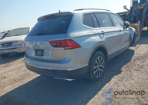 2020 Volkswagen Tiguan 2.0T Se/2.0T Se R-Line Black/2.0T Sel from USA, damaged, VIN 3VV3B7AX2LM106819